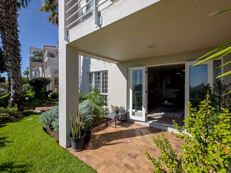 2 Bedroom Property for Sale in Vredehoek Western Cape